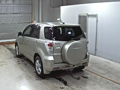TOYOTA RUSH