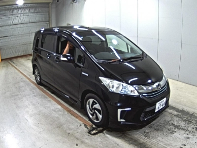 HONDA FREED HYBRID