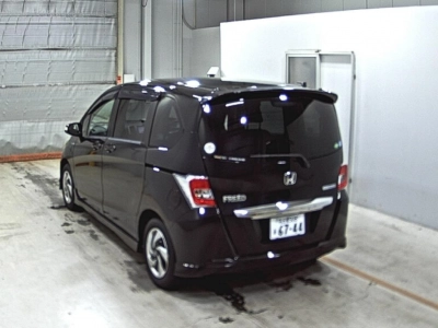 HONDA FREED HYBRID