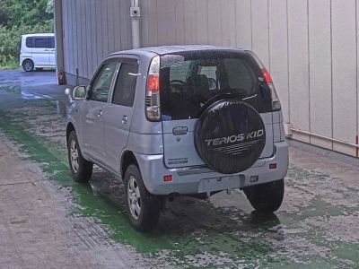 DAIHATSU TERIOS KID