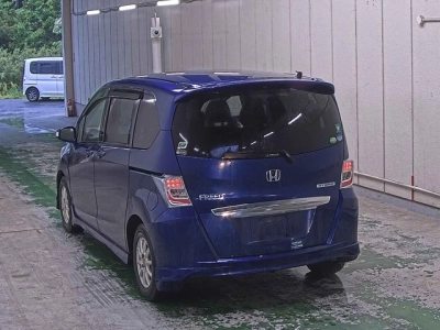 HONDA FREED HYBRID