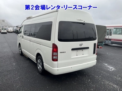 TOYOTA HIACE COMMUTER