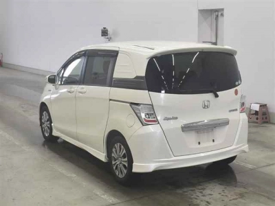 HONDA FREED SPIKE HYBRID