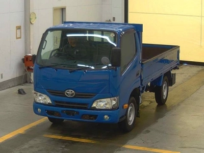 TOYOTA DYNA