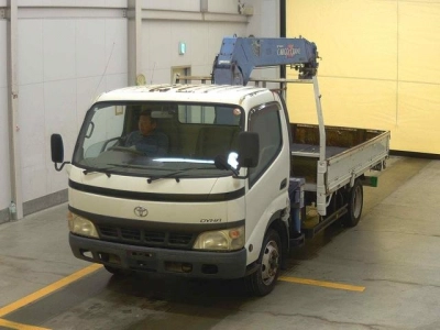 TOYOTA DYNA