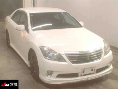 TOYOTA CROWN HYBRID