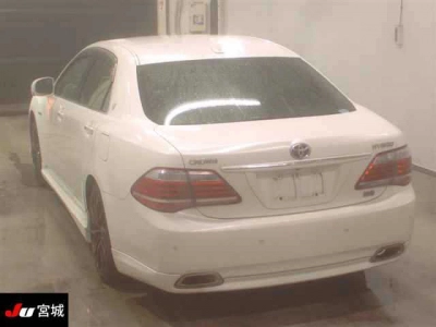 TOYOTA CROWN HYBRID
