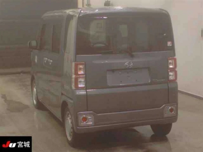 DAIHATSU WAKE