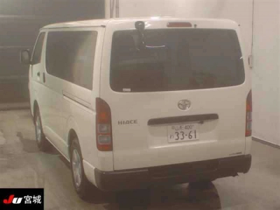 TOYOTA HIACE VAN
