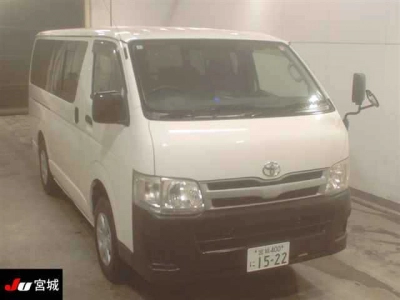 TOYOTA HIACE VAN