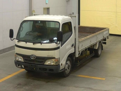 TOYOTA DYNA