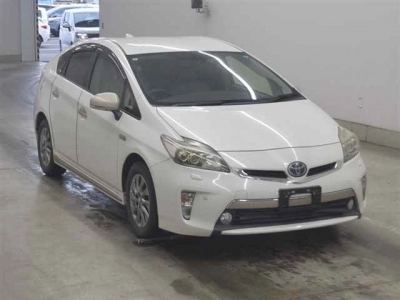 TOYOTA PRIUS PHV
