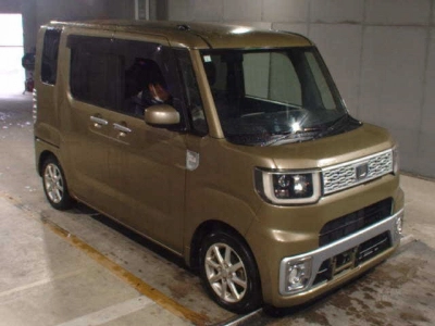 DAIHATSU WAKE