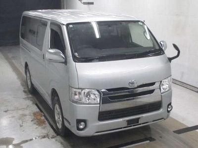 TOYOTA REGIUS VAN
