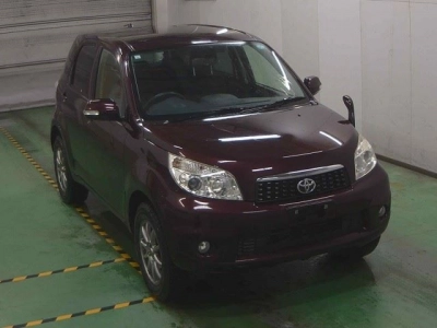 TOYOTA RUSH