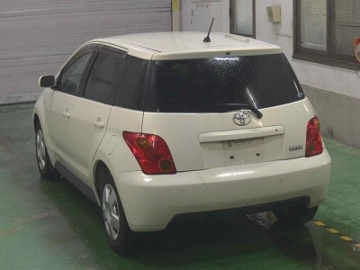 TOYOTA IST