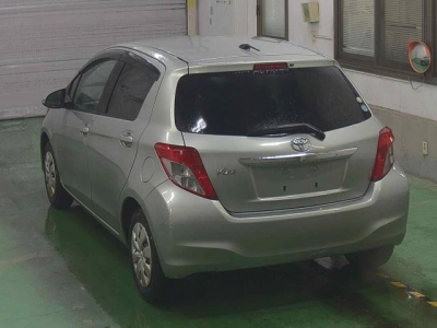 TOYOTA VITZ