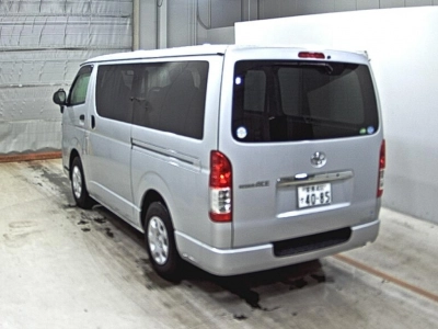 TOYOTA REGIUS VAN