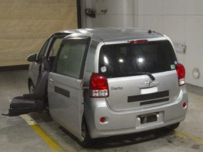 TOYOTA PORTE