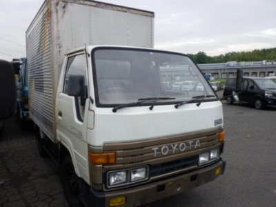 TOYOTA DYNA TRUCK