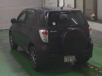 TOYOTA RUSH