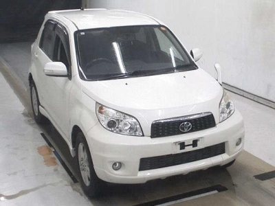 TOYOTA RUSH