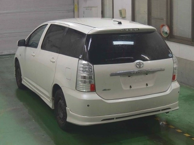 TOYOTA WISH