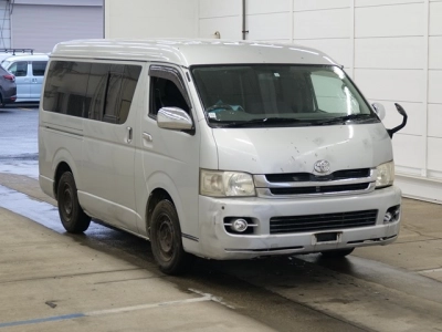 TOYOTA REGIUS ACE