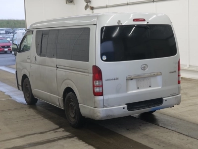TOYOTA REGIUS ACE