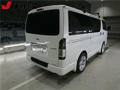 TOYOTA REGIUS VAN