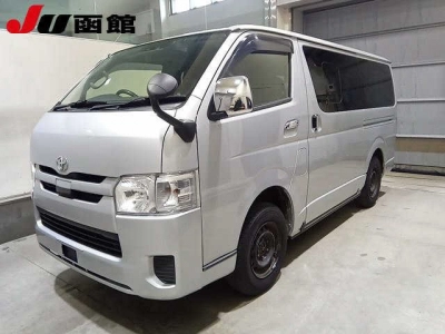 TOYOTA REGIUS VAN