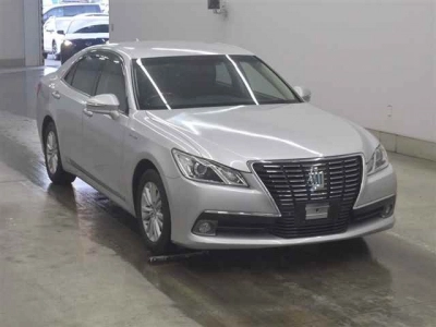 TOYOTA CROWN HYBRID