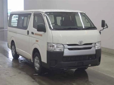 TOYOTA REGIUS VAN