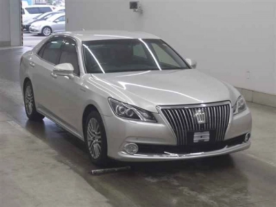 TOYOTA CROWN MAJESTA