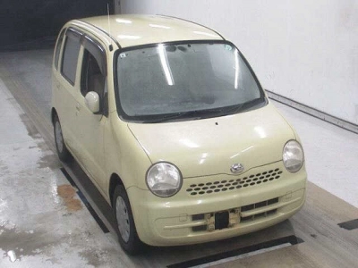 DAIHATSU MOVE LATTE