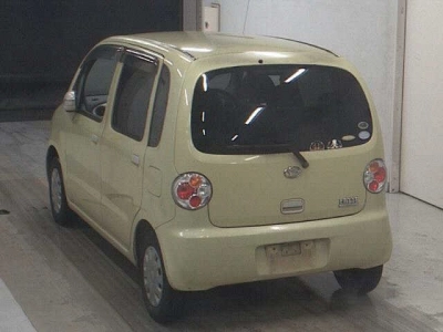 DAIHATSU MOVE LATTE