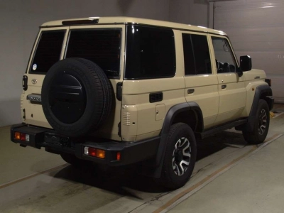 TOYOTA LAND CRUISER 70