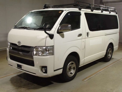 TOYOTA REGIUS VAN