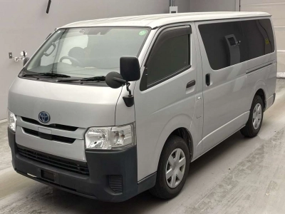 TOYOTA REGIUS VAN