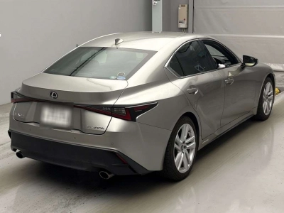 LEXUS IS