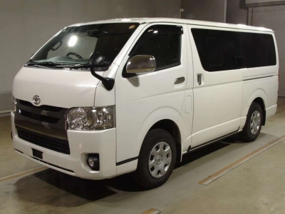 TOYOTA REGIUS VAN