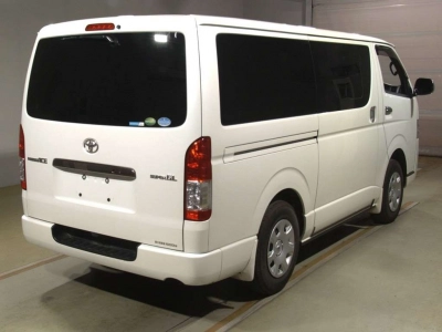 TOYOTA REGIUS VAN