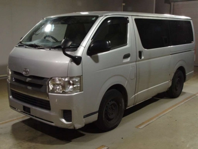 TOYOTA REGIUS VAN