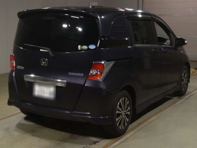 HONDA FREED SPIKE HYBRID