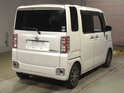 DAIHATSU WAKE