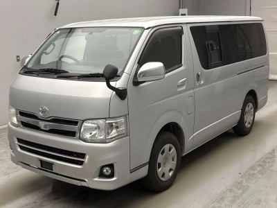 TOYOTA REGIUS VAN