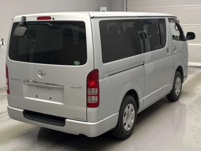 TOYOTA REGIUS VAN
