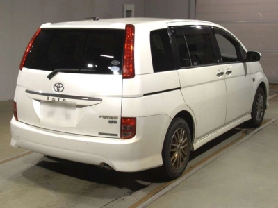 TOYOTA ISIS