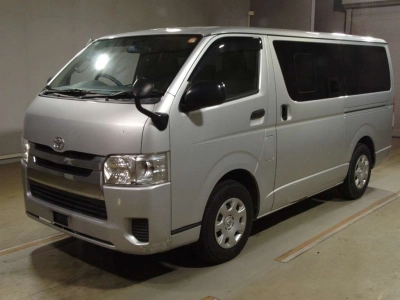 TOYOTA REGIUS VAN
