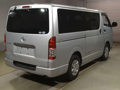 TOYOTA REGIUS VAN
